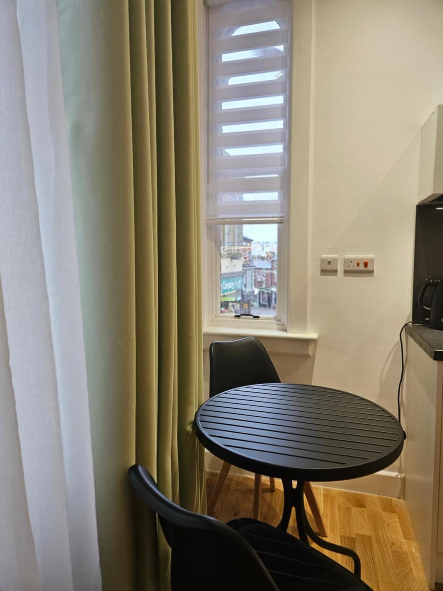 Central Chambers Suites - Suite 1 Leek Buitenkant foto