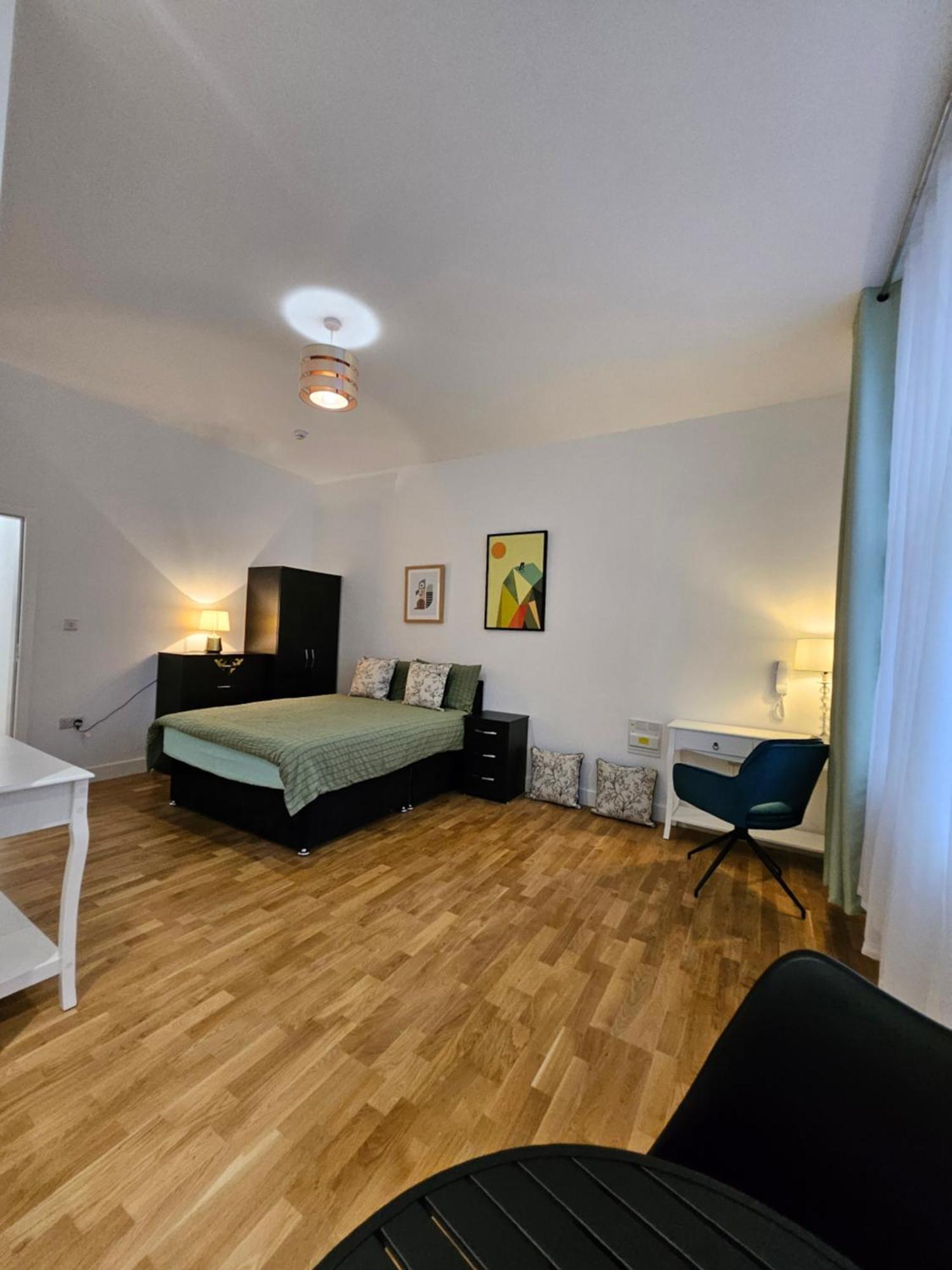 Central Chambers Suites - Suite 1 Leek Buitenkant foto