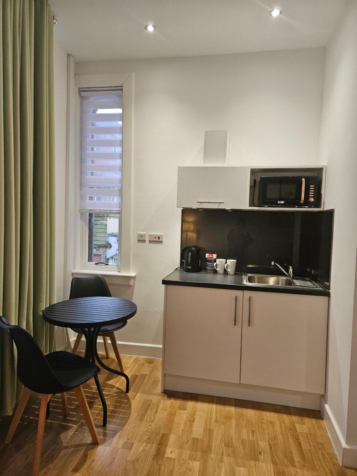 Central Chambers Suites - Suite 1 Leek Buitenkant foto