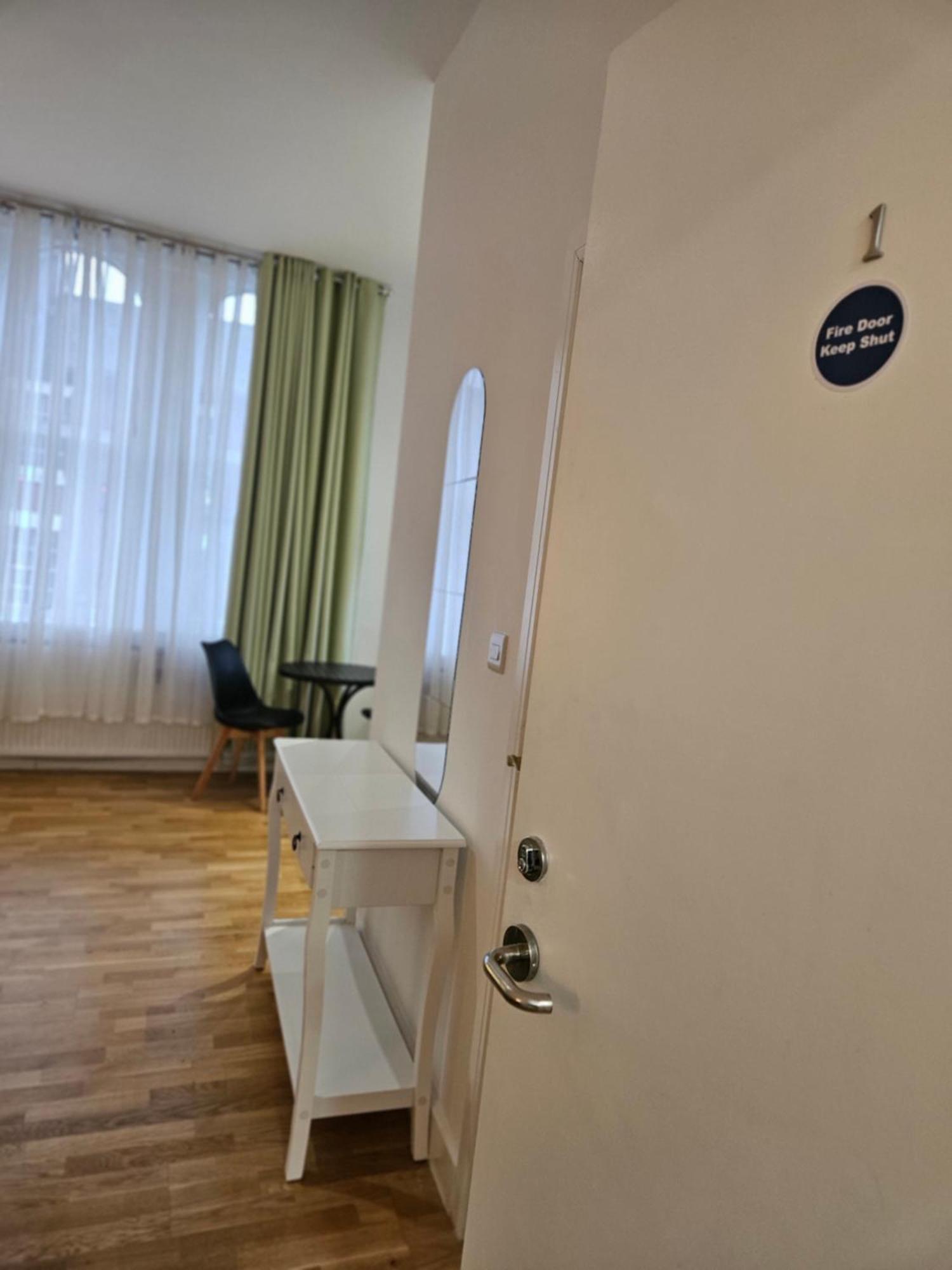 Central Chambers Suites - Suite 1 Leek Buitenkant foto